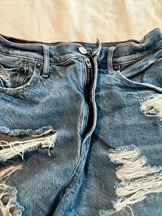 American Eagle Distressed Light Blue Denim Shorts Waist 26 Rise 11 Size 6 EUC - Picture 7 of 11